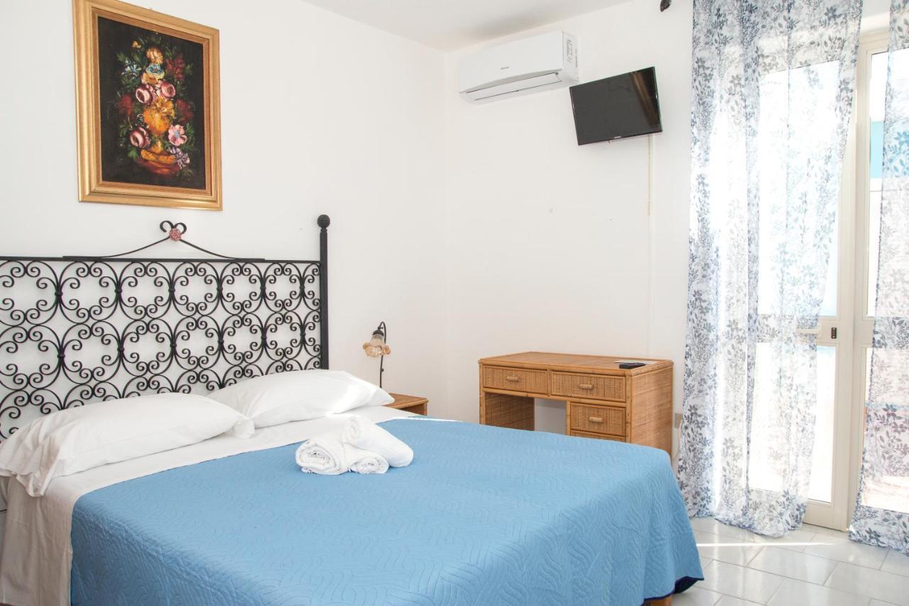 Hotel Punto Azzurro Forio di Ischia Екстериор снимка