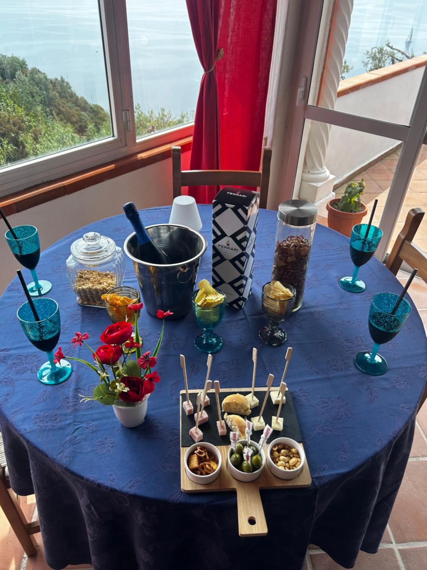 Hotel Punto Azzurro Forio di Ischia Екстериор снимка